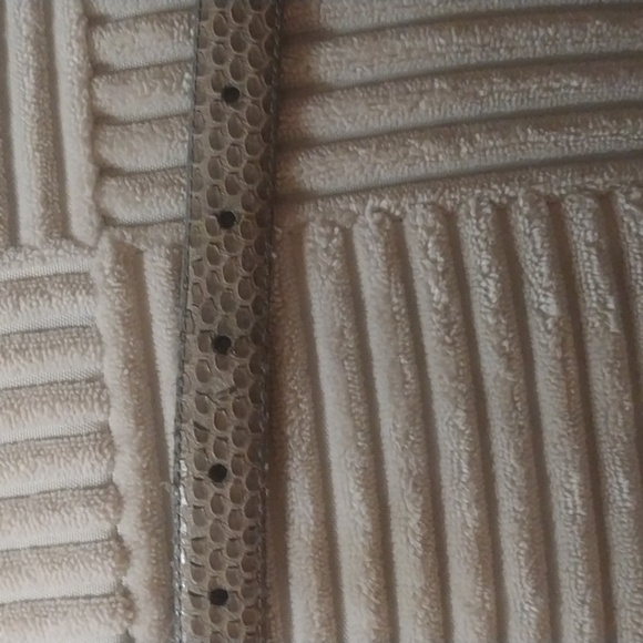 Liz Claiborne Creamy Beige Genuine Snakeskin Skinny Belt Size Med - Picture 7 of 8